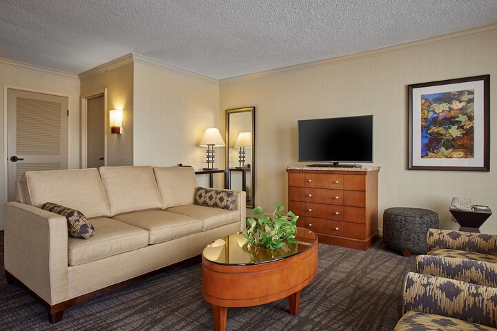 Hilton Knoxville
