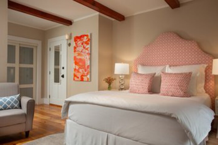 Room 100 of 104