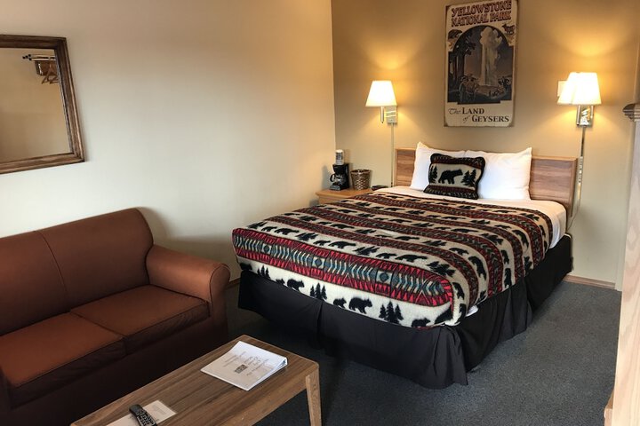 Room 8 of 14