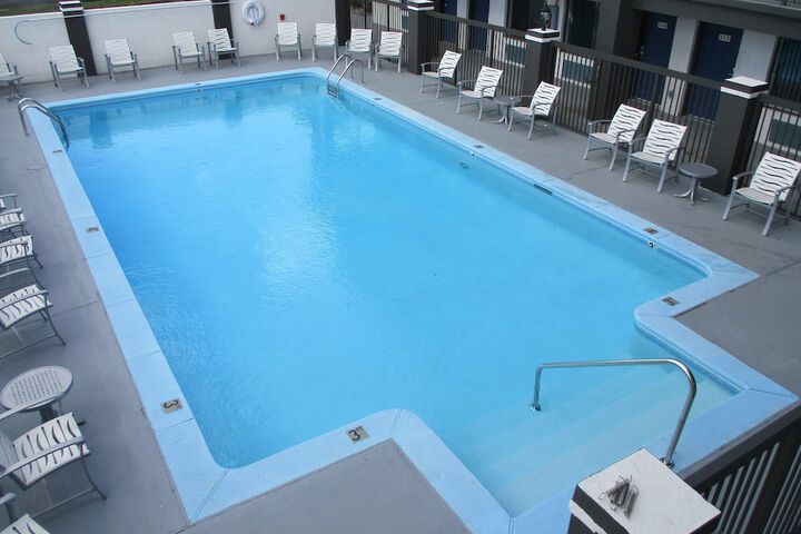 Pool 8 of 37