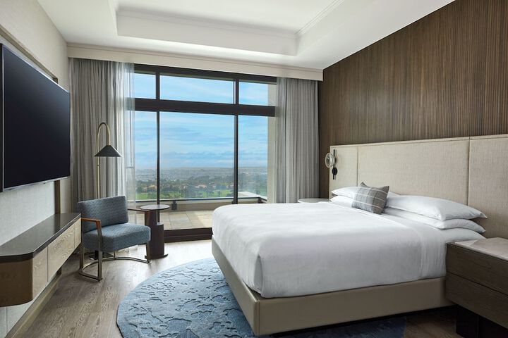 VEA Newport Beach a Marriott Resort & Spa