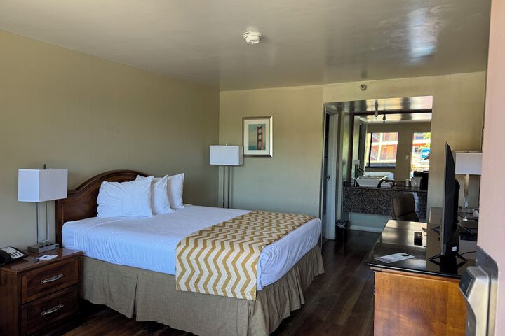 Travelodge by Wyndham Reno Downtown