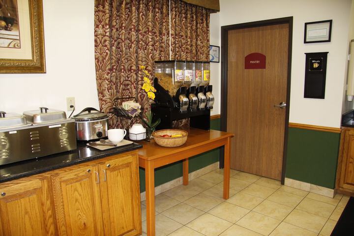 Breakfast/Coffee Service 38 of 60