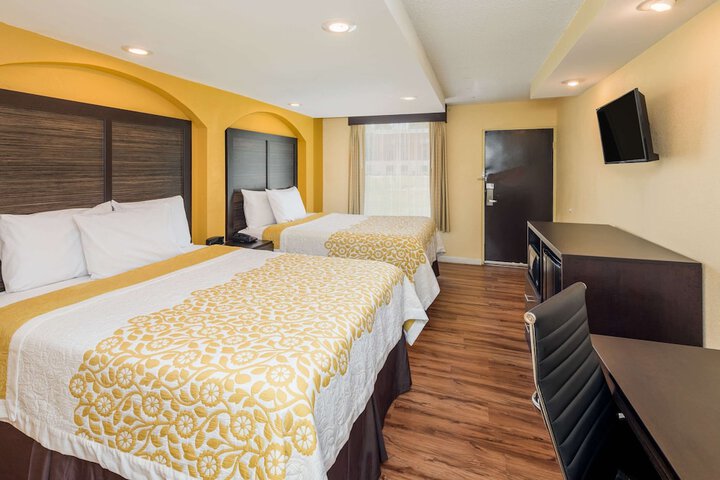 Room 8 of 14