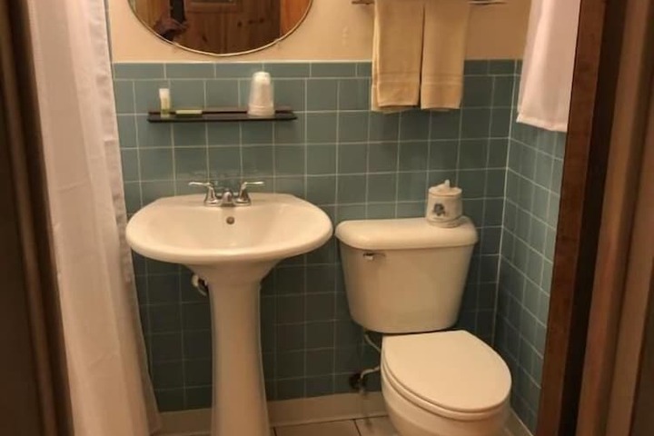 Room 5 of 20