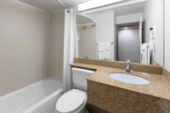 Baymont by Wyndham Jamestown Conference Center & Water Park