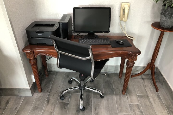 Business Center 41 of 41
