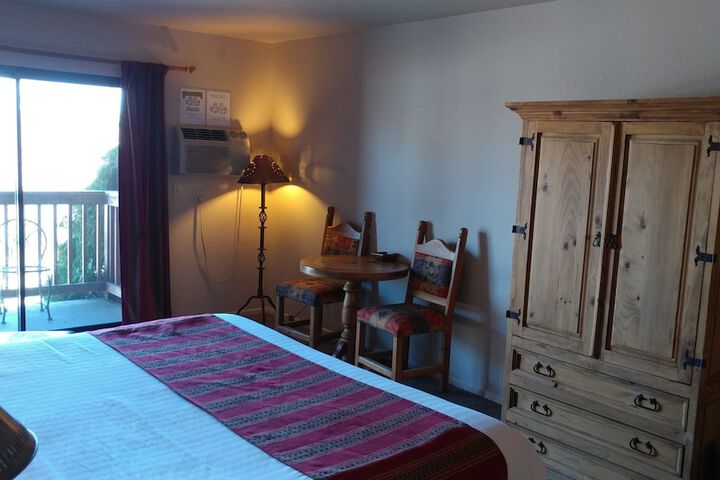 Room 28 of 72