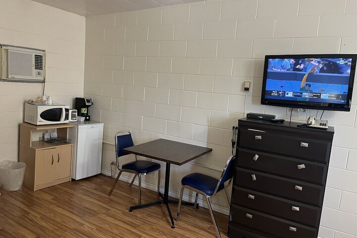 Room 18 of 27