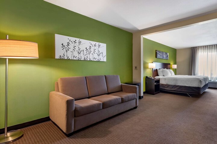 Room 18 of 27
