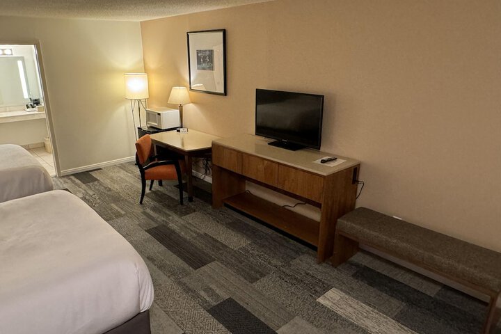 Room 10 of 34