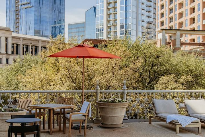 Hotel Crescent Court