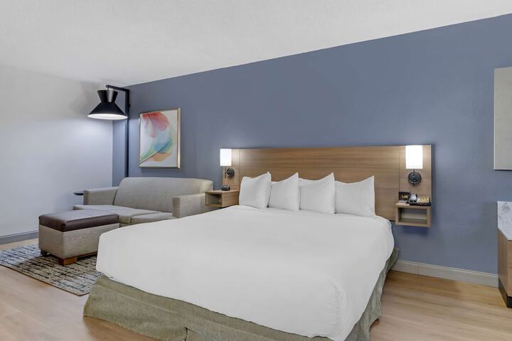 Room 16 of 35