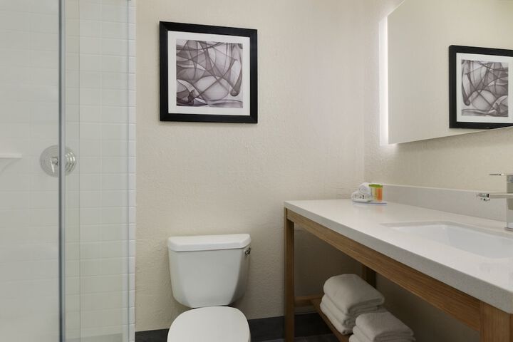 Room 9 of 22