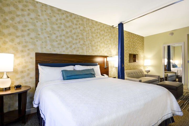 Room 15 of 40