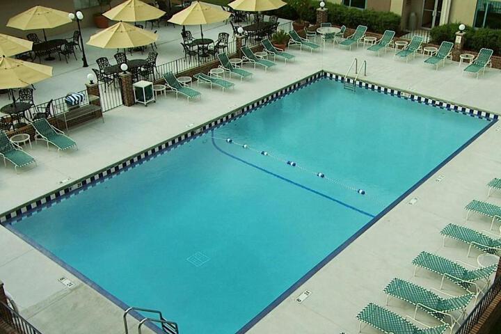 Crowne Plaza Chicago-Northbrook by IHG