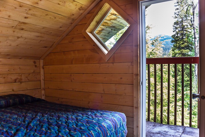 Midnight Sun Log Cabins
