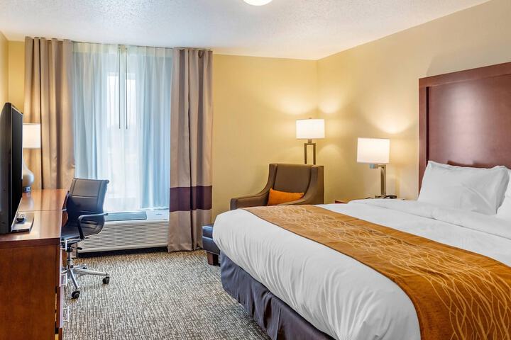 Comfort Inn DeKalb - University Area