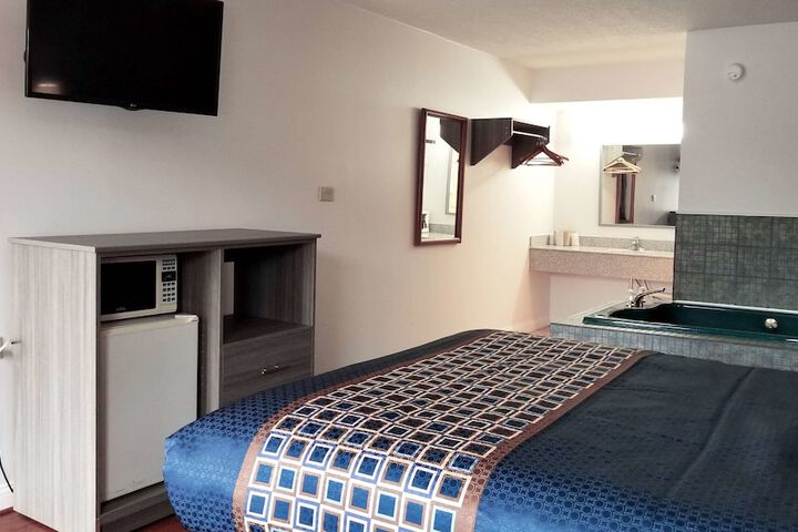 Room 15 of 21