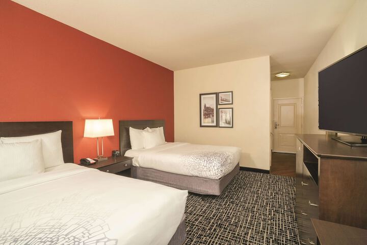 Room 9 of 33