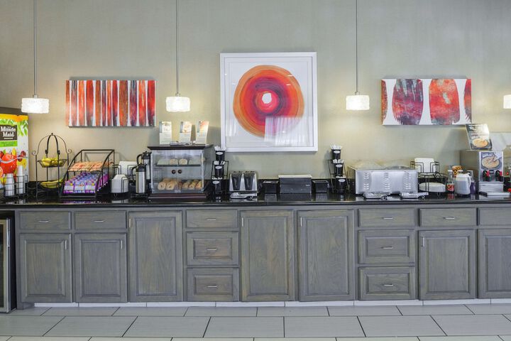 Breakfast/Coffee Service 31 of 34