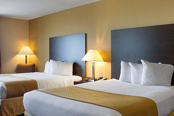 Quality Inn & Suites Minot North