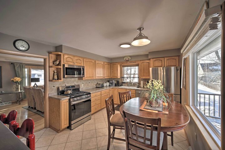 Pet-friendly Retreat 1 Mi to St. Louis River!