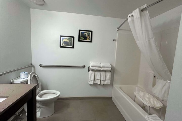 Room 34 of 42