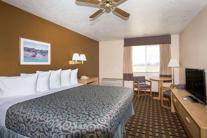 Room 17 of 41