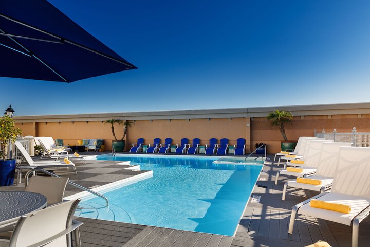 Kemah Boardwalk Inn