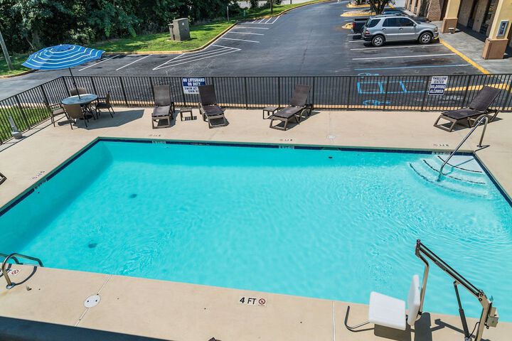 Pool 4 of 28