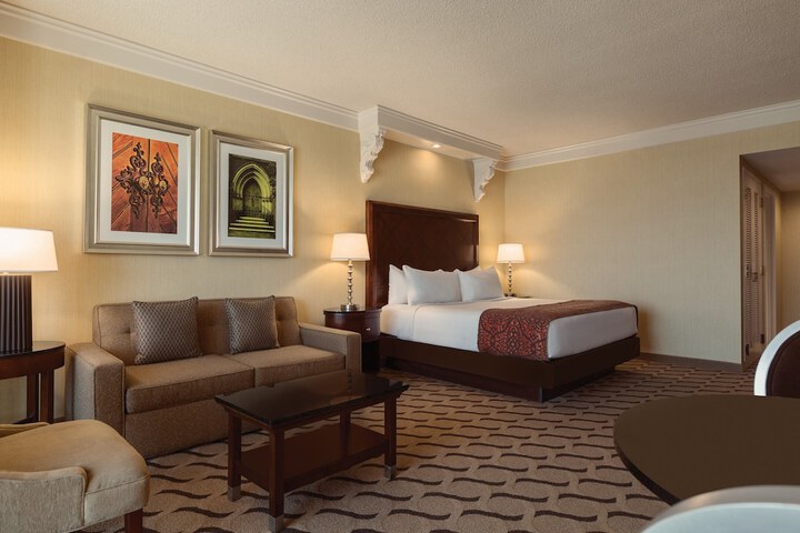 Room 8 of 43