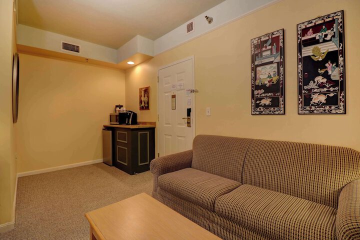 Room 90 of 142