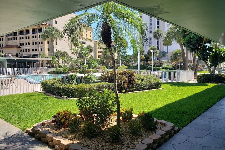 Hotel Exterior 49 of 55