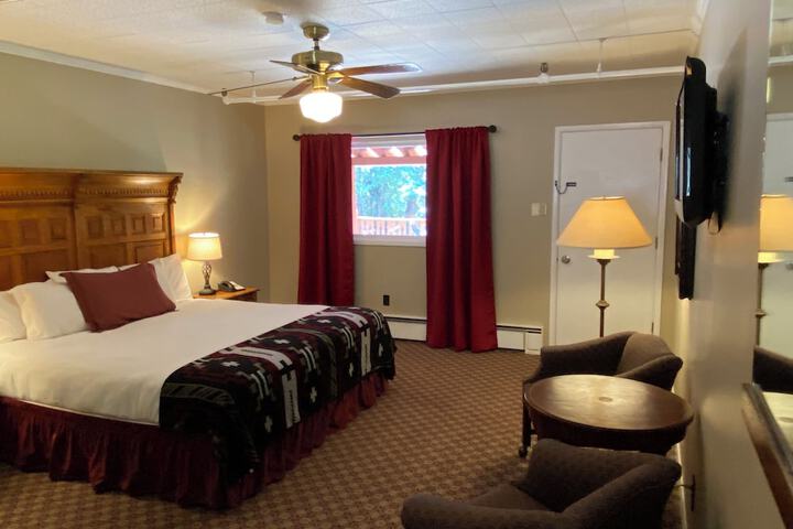 Room 26 of 62