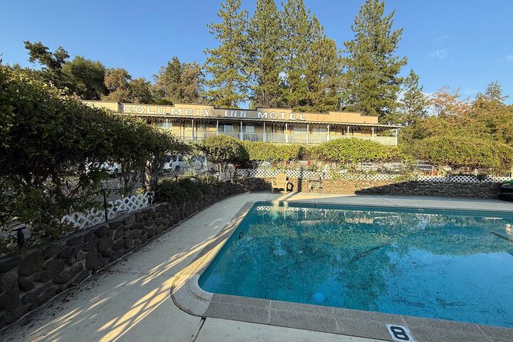 Columbia Inn Motel CA 49