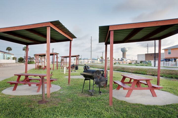 Plantation Suites & Conference Center