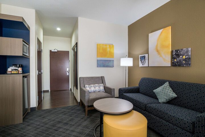 Comfort Inn & Suites Victoria North