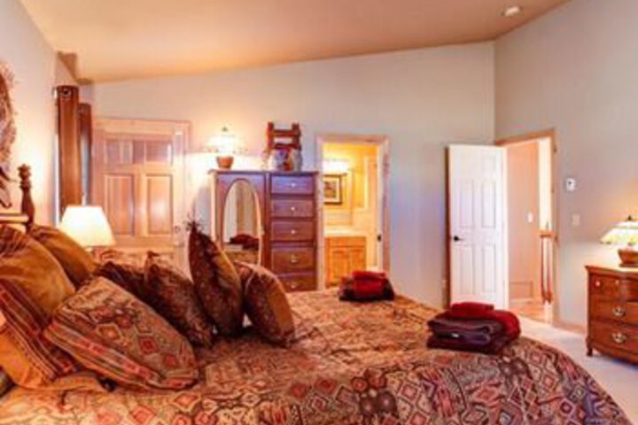 Mountain Lodge with Hot Tub by RedAwning