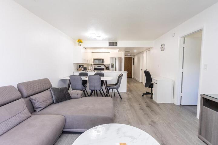 Bass & Sun Condominium 2 / 2 Bedroom