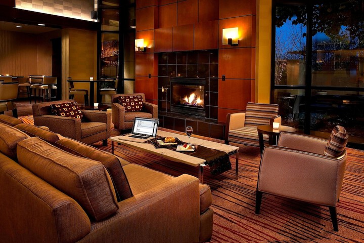 Courtyard by Marriott Seattle Sea-Tac Area