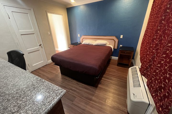Room 31 of 65