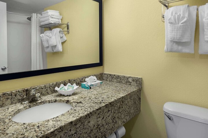 Best Western Ocean Sands Beach Resort