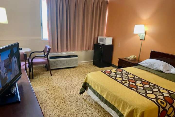 Room 17 of 50