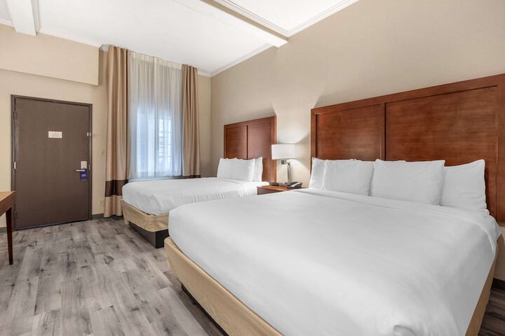 Room 48 of 136