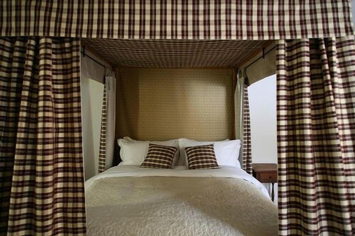 Room 14 of 28