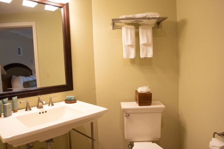 Room 44 of 117