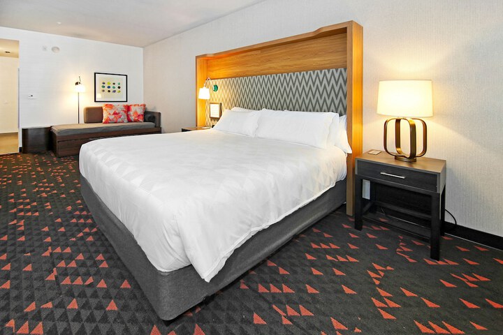 Room 105 of 155