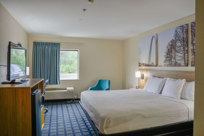 Room 16 of 30