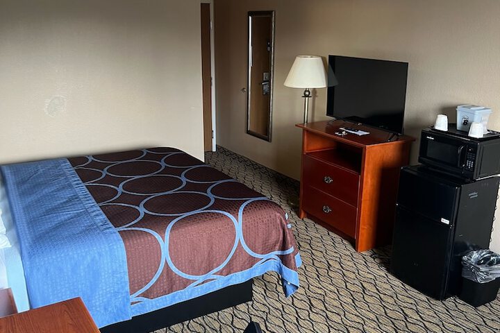 Room 11 of 36